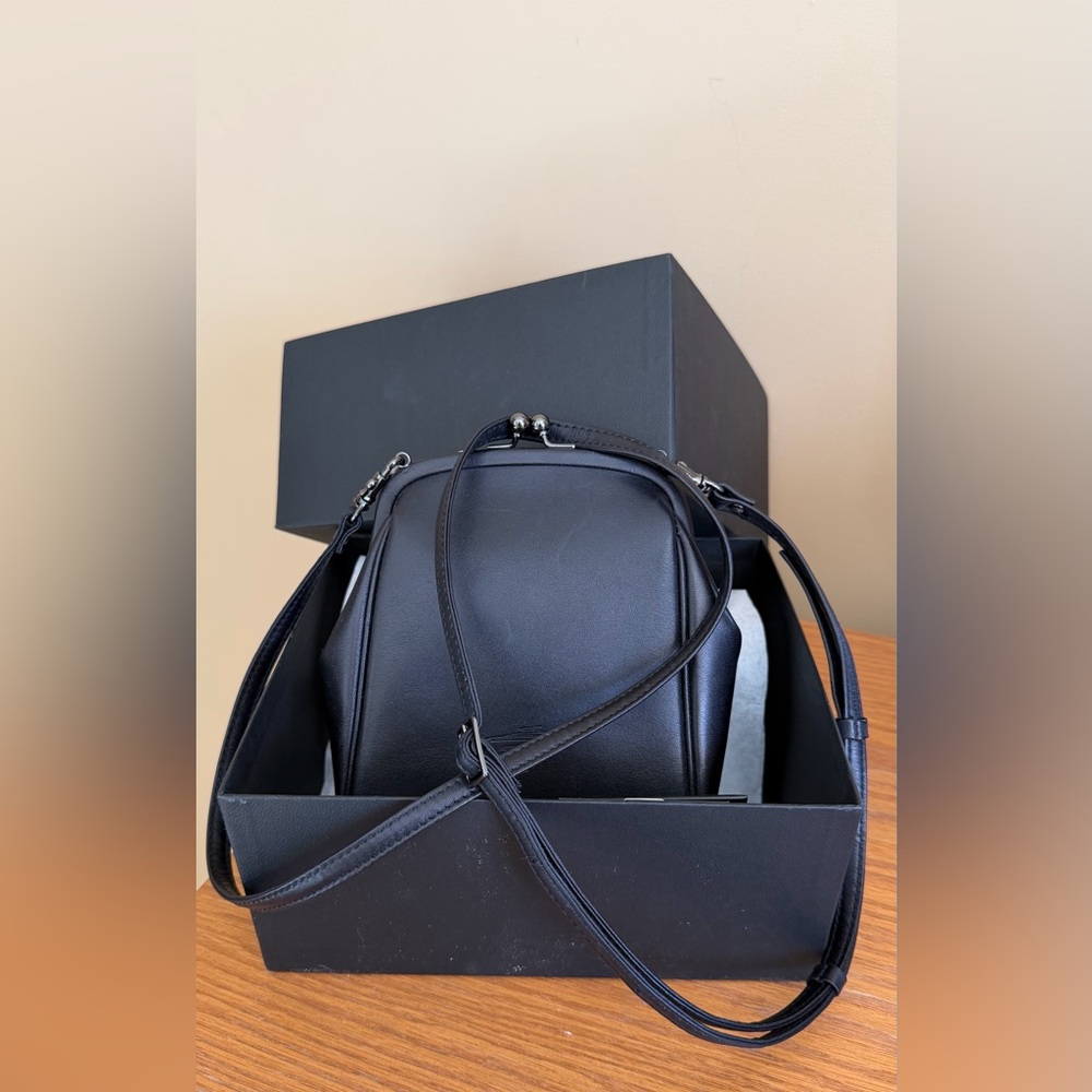 Yohji Yamamoto Black Sculpted Leather Crossbody - Picture 7 of 7